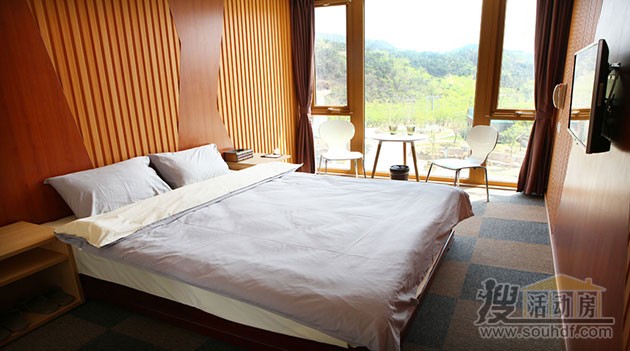 營地內(nèi)集裝箱客房內(nèi)景
