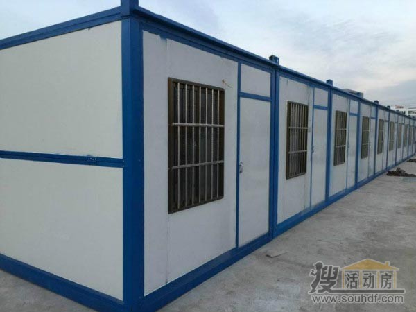 折疊的活動房是個新品種，運輸非常的方便。